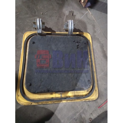 Крышка инструментального ящика Mercedes с петлями (046)-1