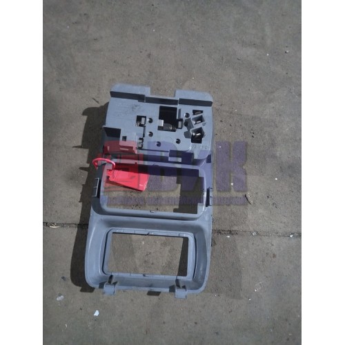 Пластик салона Mercedes с плафоном (475)-1