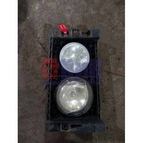 Кронштейн противотуманной фары DAF 105 926172 RH в сборе с фарами (с деф.) (911) 