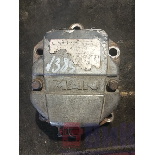 Проставка ось рокеров с клапанной крышкой MAN D2866-76 (620)