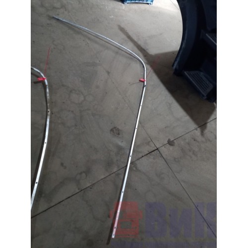 Направляющая шторки лобового стекла Mercedes RH (781)