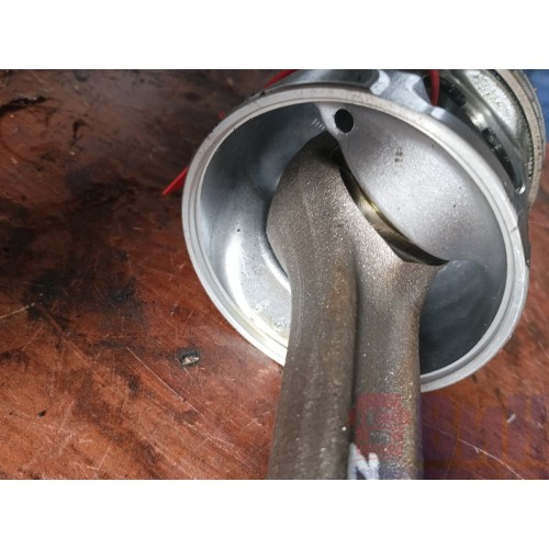 Шатун Renault DXI 7 в сборе с поршнем (031)-4