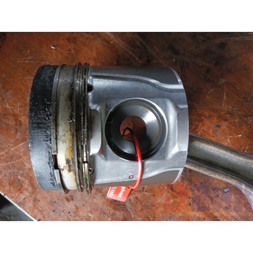 Шатун Renault DXI 7 в сборе с поршнем (033)-3