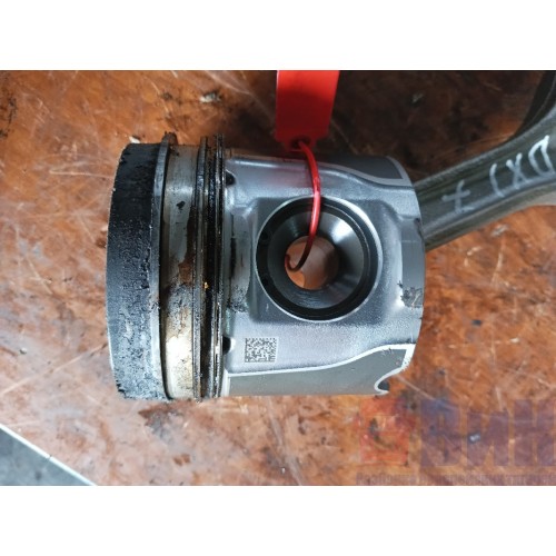 Шатун Renault DXI 7 в сборе с поршнем (033)-9