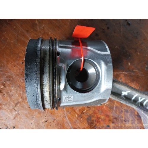 Шатун Renault DXI 7 в сборе с поршнем (021)-1