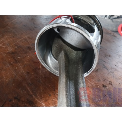 Шатун Renault DXI 7 в сборе с поршнем (021)-7