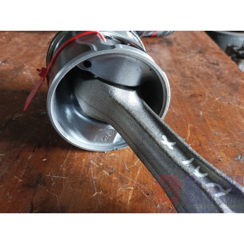 Шатун Renault DXI 7 в сборе с поршнем (034)-9