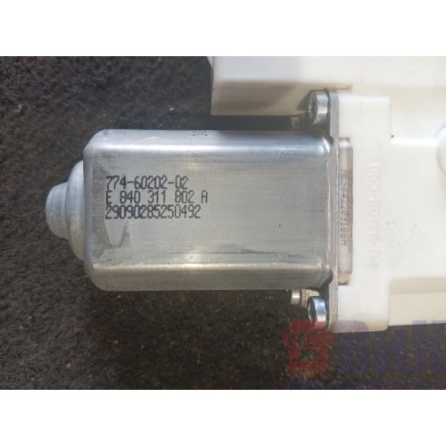 Моторчик стеклоподъемника MAN TGX 025634 RH (131)-5