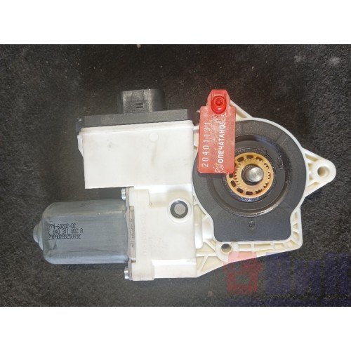 Моторчик стеклоподъемника MAN TGX 025634 RH (131)-3