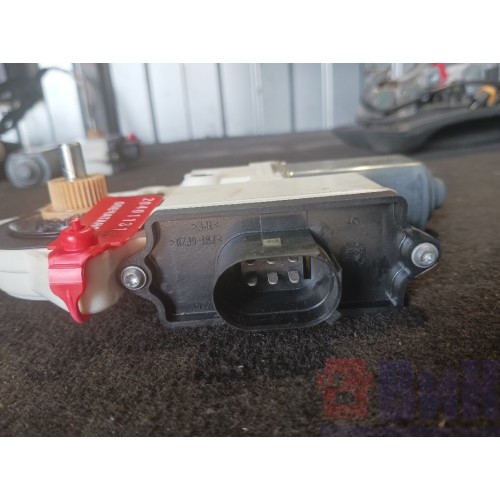 Моторчик стеклоподъемника MAN TGX 025634 RH (131)-6