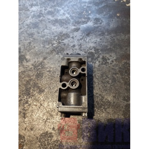 Клапан включений половинок КПП ZF (373)