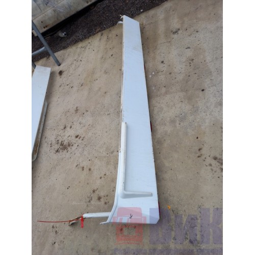 Спойлер кабины Renault Magnum боковой с крон-ом RH (743)