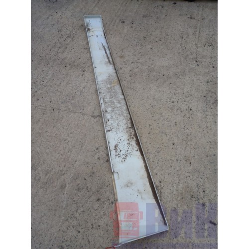 Спойлер кабины Renault Magnum боковой LH (748)-2