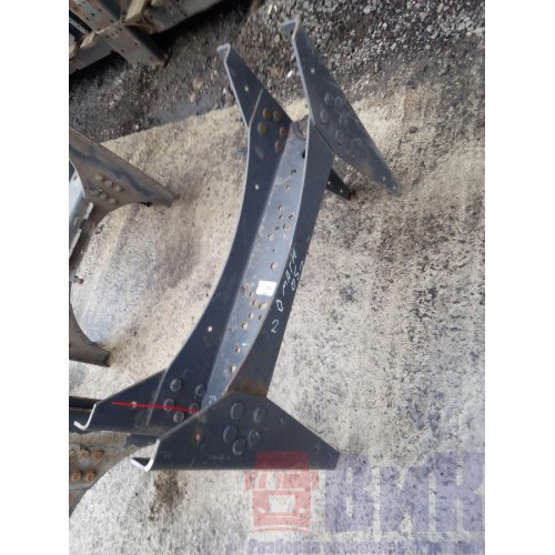 Траверса Renault рамы поперечная (736)