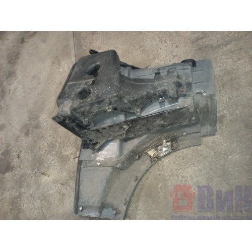 Подножка основная DAF 106 049232 с кронштейнами и бачком омывателя LH (444)-1