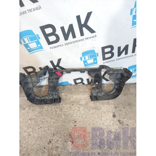 Кронштейн расширительного бачка DAF 106 049232 (в сборе из 3-х час.) (301)