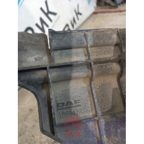 Кронштейн расширительного бачка DAF 106 049232 (в сборе из 3-х час.) (301)-5