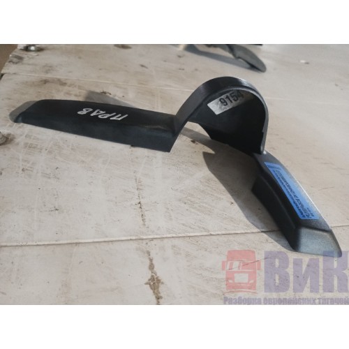 Накладка стойки зеркала MAN TGS/TGX верхняя правая (742)-1