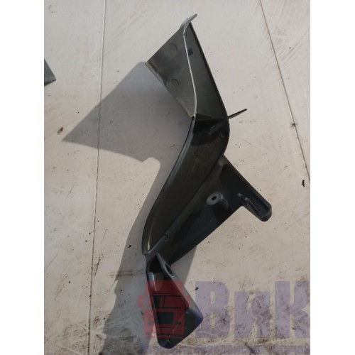 Накладка стойки зеркала Volvo FH 12-13 левая (751)-2