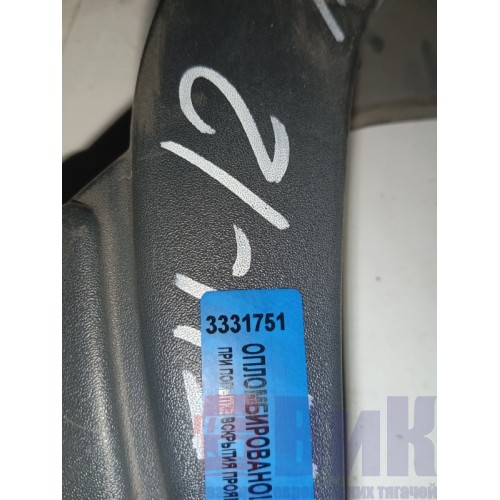 Накладка стойки зеркала Volvo FH 12-13 левая (751)-1