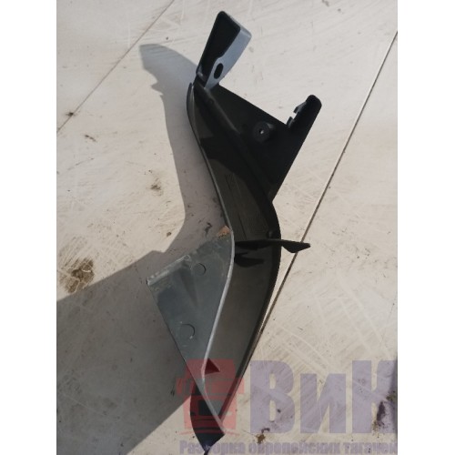 Накладка стойки зеркала Volvo FH 12-13 правая (748)-2