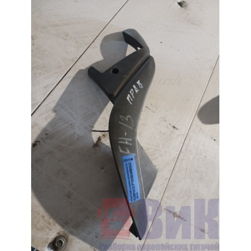 Накладка стойки зеркала Volvo FH 12-13 правая (749)