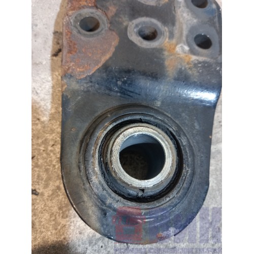 Кронштейн задней стойки стабилизатора Iveco stralis 387632 верхний (464)-3