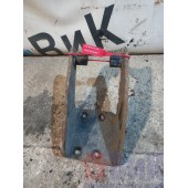 Кронштейн переднего амортизатора Iveco Stralis 387632 верхний RH (439)