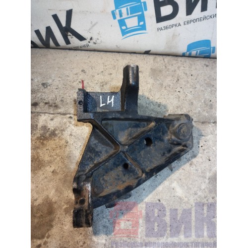 Кронштейн усилителя бампера Scania P340 215449 LH (275)-1