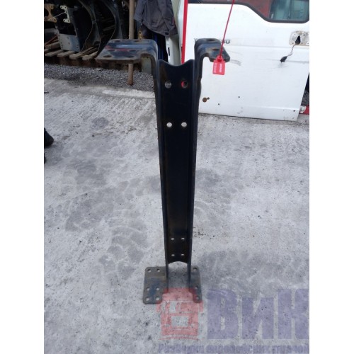 Траверса Iveco stralis передняя (536)