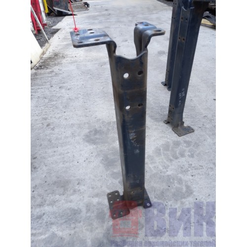 Траверса Iveco stralis передняя (537)