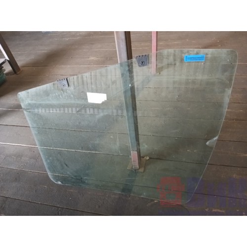 Стекло двери (основное) MAN TGA RH (810)-2