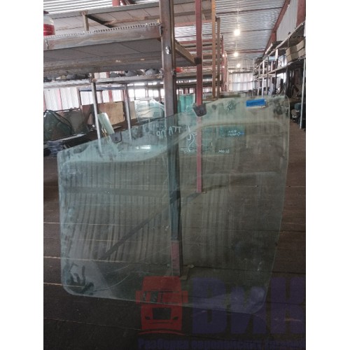 Стекло двери (основное) MAN TGA RH (811)