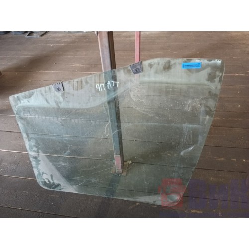 Стекло двери (основное) MAN TGA RH (811)-1