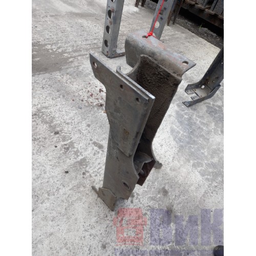 Траверса Renault (кронштейн буксировочного пальца) задняя (516)-3