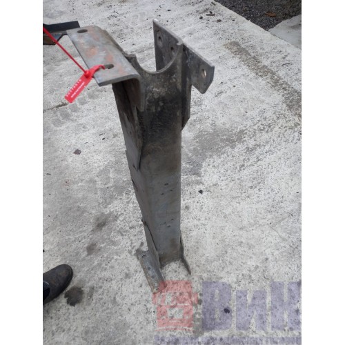 Траверса Renault (кронштейн буксировочного пальца) задняя (516)-2