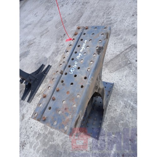 Траверса Volvo под седлом (902)-3