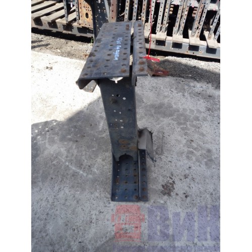 Траверса Volvo под седлом (902)-4