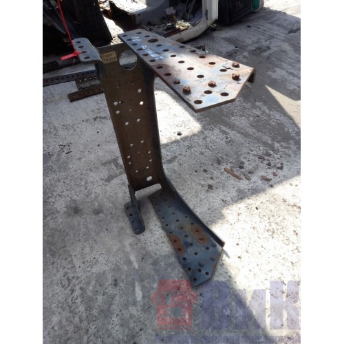 Траверса Renault Premium задняя (903)