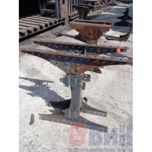 Траверса Volvo средняя (908)-3