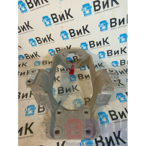 Кронштейн задней подушки кабины Scania P340 215449 (158)-2