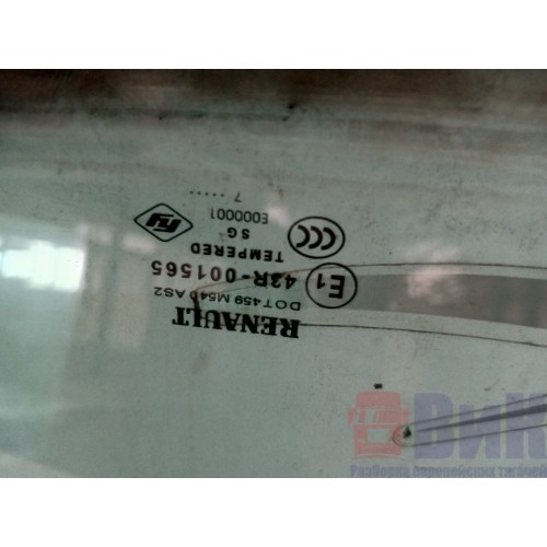 Стекло двери (основное) Renault Magnum RH (877)-1