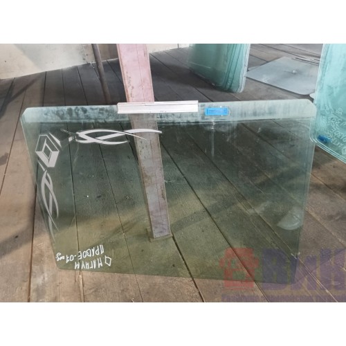 Стекло двери (основное) Renault Magnum RH (877)-3