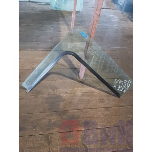 Стекло двери (форточка) Renault Magnum угловая LH (891)