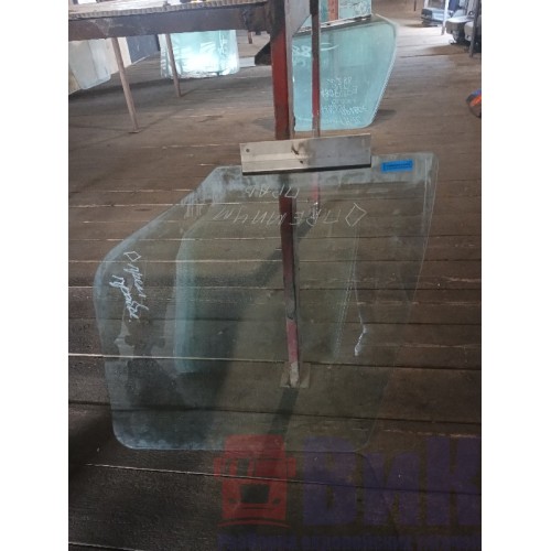 Стекло двери (основное) Renault Premium RH (912)