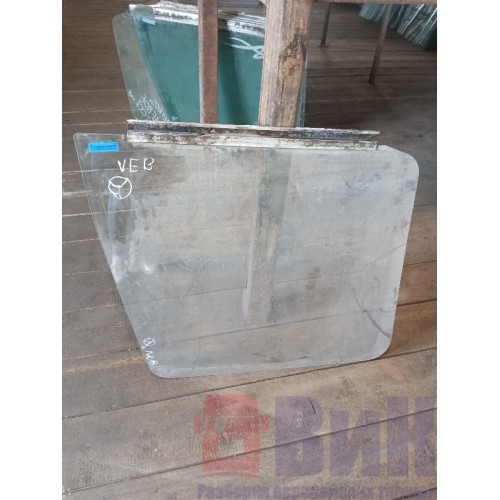 Стекло двери (основное) Mercedes Actros LH (954)