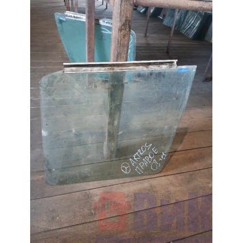 Стекло двери (основное) Mercedes Actros RH (964) 