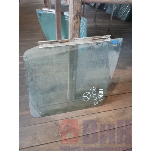 Стекло двери (основное) Mercedes Actros RH (963) 