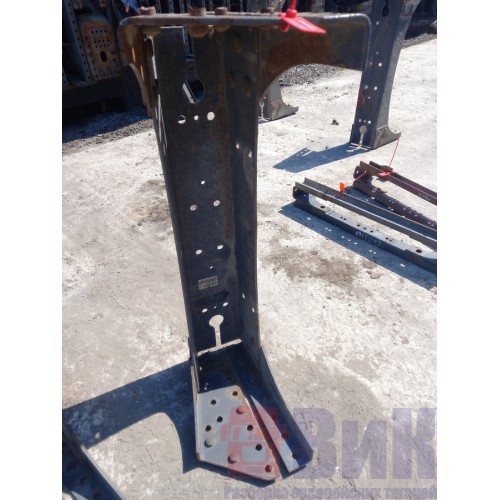 Траверса Renault/Volvo задняя (257)