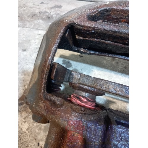 Суппорт Scania P340 170558 передний RH (люфт) (957)-5